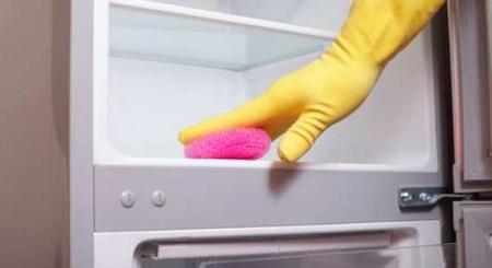4 نصائح سوبر لتنظيف الثلاجة