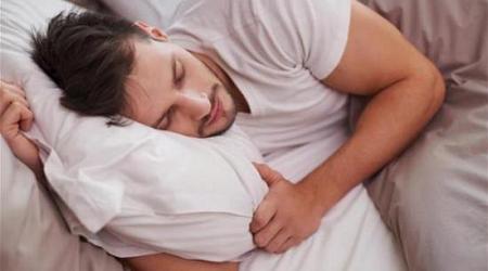 كثرة النوم وقلته تزيدان خطر السكري لدى الرجال