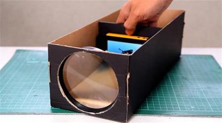 بالفيديو: كيف تصنع آلة عرض سينمائي بهاتفك المحمول