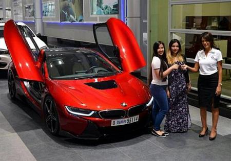 بالصور بي إم دبليو تنتج سيارة خاصة لإحدى أميرات الخليج