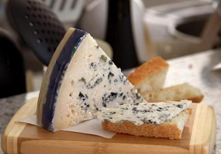 7 فوائد مذهلة للجبن  الريكفورد  ستجعلك تقبل على تناوله