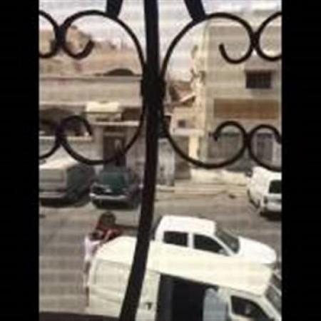 بالفيديو لحظة سرقة 9 ملايين ريـال من سيارة نقل أموال بالسعودية