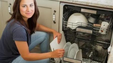 كيفية تنظيف غسالة الأطباق بعد العودة من الإجازة