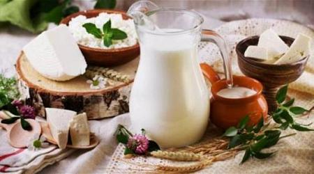 5 أفكار شائعة خطأً عن شُرب الحليب