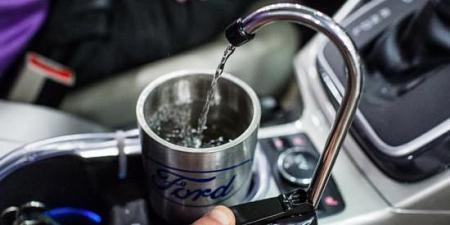 صدق أو لا تصدق فورد تنتج سيارات مزودة بصنبور مياه عذبة للشرب!