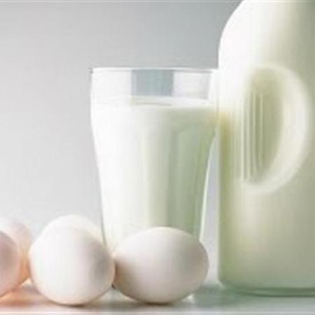 بالفيديو7 فوائد مذهلة لتناول مشروب البيض بالحليب يوميا