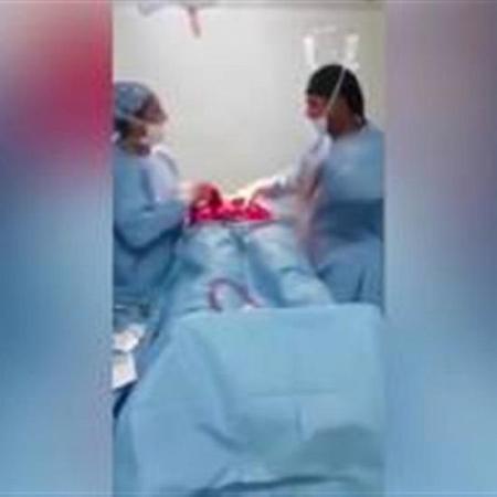 بالفيديو وصلة رقص لطبيب وممرضة أثناء إجراء عملية جراحية