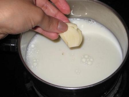 فوائد الحليب مع الثوم و وصفاته الصحيه