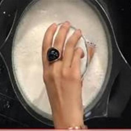 بالفيديو طريقة تحضير الأرز باللبن في الفرن