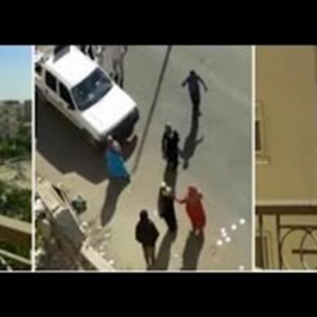 بالفيديو بلطجية يعتدون على امرأة ويطردونها من منزلها 