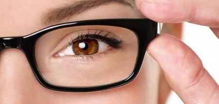 العناصر العذائية التي يجب تناولها للحفاظ على البصر