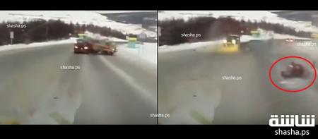 فيديو امرأة حامل تطير من سيارة الإسعاف بعد اصطدامٍ مرعب!