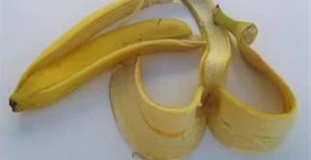 بالفيديو 5 استخدامات جمالية مذهلة لقشر الموز