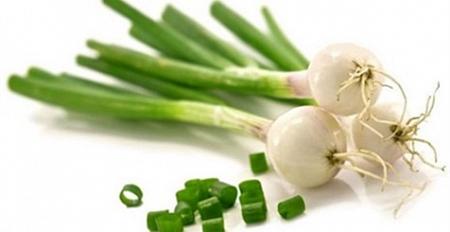 البصل الأخضر يخلصك من دهون البطن خلال أسبوع