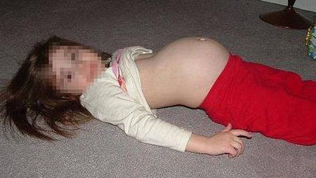 حدث في تونس طفلة حامل في شهرها الثامن!!