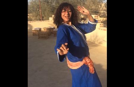 أستاذة جامعية بمصر ترقص وتنشر الفيديو وتثير الجدل 