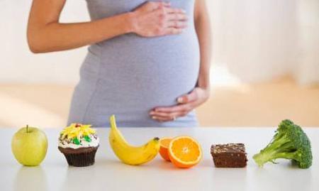 الأطعمة التي يجب تجنبها في الشهور الأولى من الحمل