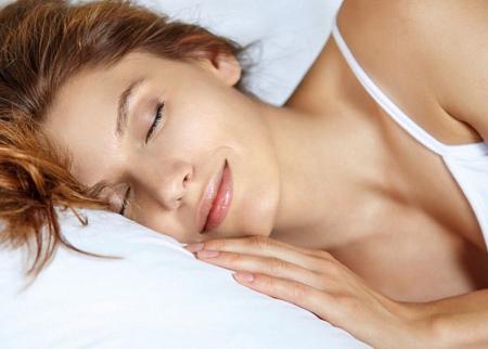تعرف على تأثير النوم على صحة وجاذبية الإنسان