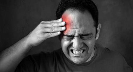 إذا شعرت بهذا الألم في رأسك استشر الطبيب قد تكون حياتك في خطر!