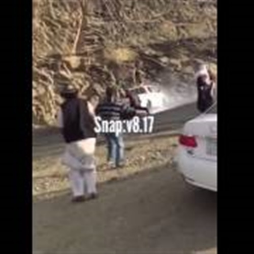 بالفيديو سائق متهور يدهس 3 مواطنين بالسعودية