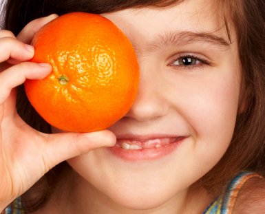 عصير الفواكه هل هو جيد أم سيء للأطفال؟