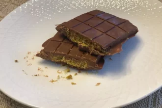 تشيز بام كنافة بالبستاشيو والشوكولاتة.. حلوى فاخرة بطابع عصري 3 Dubai viral pistachio kunafa chocolate bar recipe 1