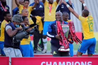 موسيماني يقترب من العودة إلى صن داونز.. تحركات سرية قد تهز الكرة الإفريقية 3 a26ab642 mamelodi sundowns scaled 1