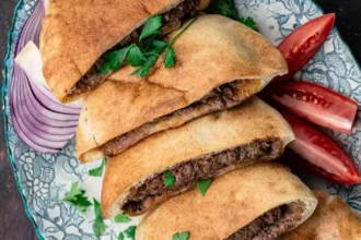 طريقة عمل الحواوشي البلدي في البيت بطعم المطاعم 4 a38e47a3a8f005324a6807a0418b58e8