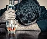 شرب الكحول لفترات طويلة يرفع خطر سرطان القولون والمستقيم 1 alcohol health risk illustration