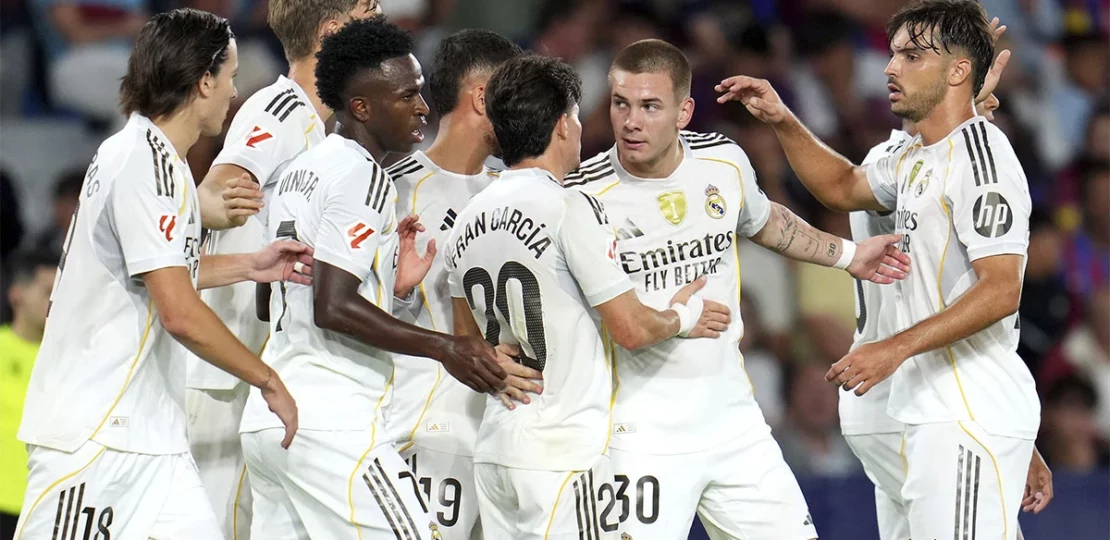 ما هو ترتيب فريق ريال مدريد في الدوري الإسباني 2025-2026 وأبرز مؤشرات الأداء الحالية 1 jugadores real madrid v levante laliga 25 26 3