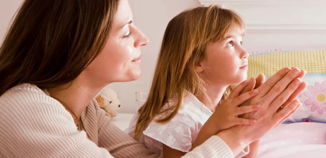 30 دعاء للأطفال يحفظهم الله به.. أجمل دعاء لابني الصغير وابنتي الصغيرة 1 motherchild