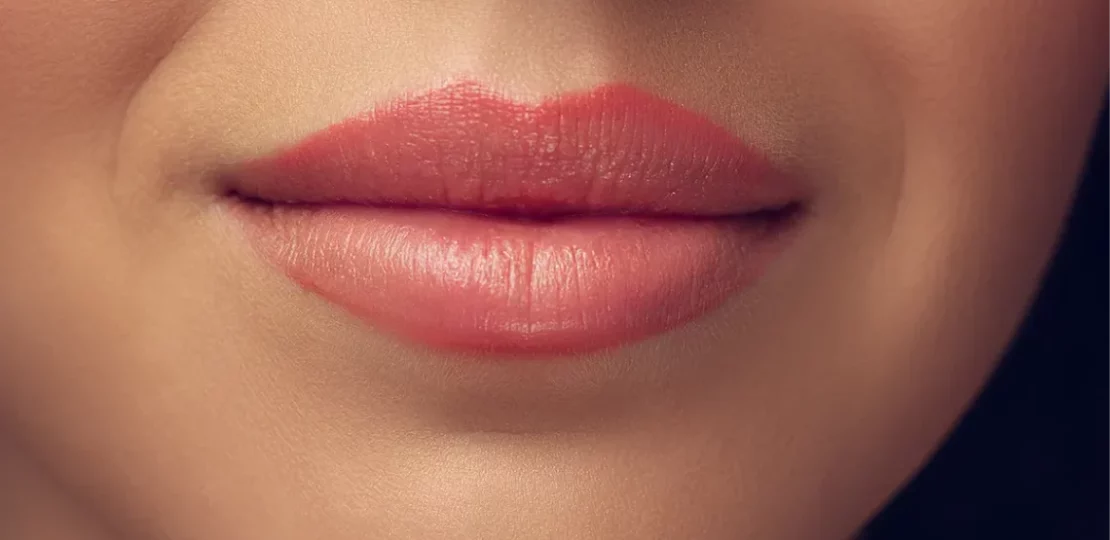 شفاه ناعمة بلون طبيعي: روتين يومي يمنحك مظهراً صحياً 1 natural pink lips care