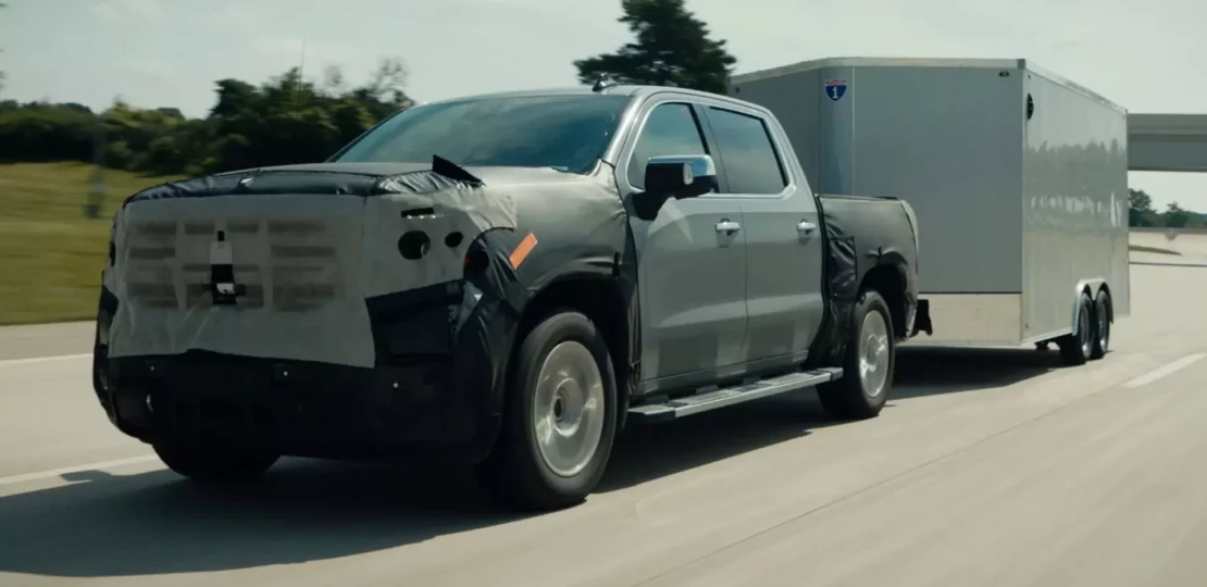 كيف تجعل تقنية سوبر كروز القيادة الذاتية أكثر ذكاءً وأمانًا 1 super cruise hands-free driving car