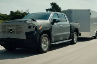 كيف تجعل تقنية سوبر كروز القيادة الذاتية أكثر ذكاءً وأمانًا 1 super cruise hands-free driving car