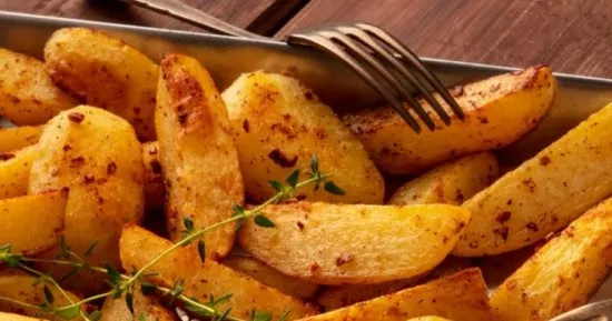 طريقة عمل البطاطس بدون زيت مقرمشة وصحية 1 crispy oven baked potatoes without oil