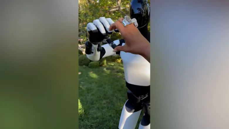 روبوت تسلا أوبتيموس