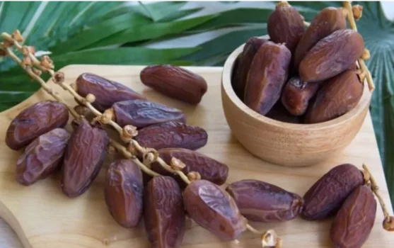 تعرف على فوائد التمر على الريق لزيادة الطاقة وتحسين الهضم 1 dates fruit healthy breakfast