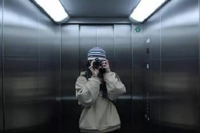 elevator mirrors interior design