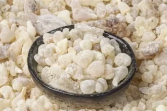 فوائد لبان الذكر للبشرة ووصفة طبيعية تعيد النضارة والشد 18 frankincense skincare