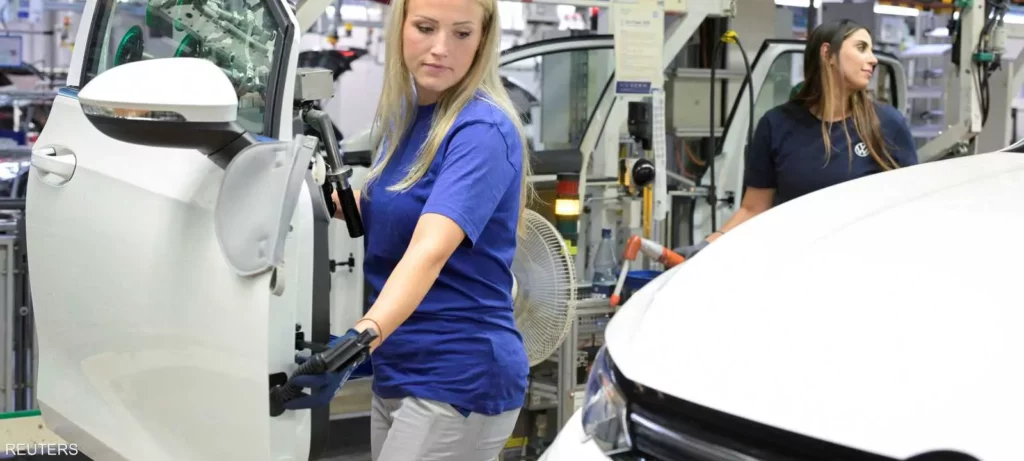 german car factory workers
