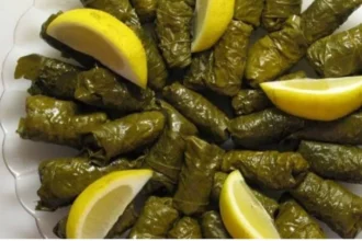 لف ورق العنب والكرنب بسرعة.. حيلة ذكية تختصر الوقت 2 grape leaves cabbage rolls kitchen preparation