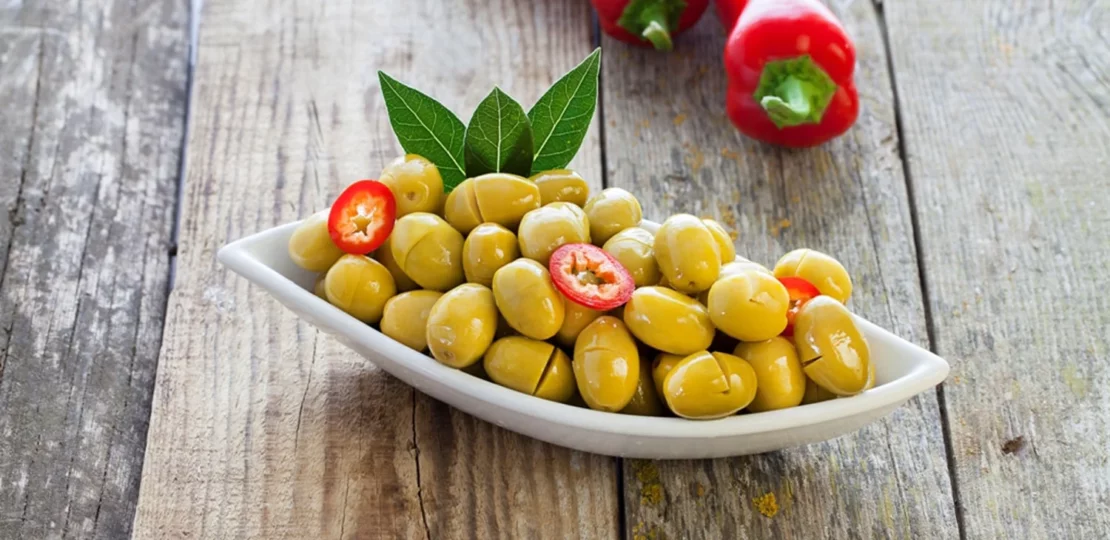 طريقة عمل زيتون كالاماتا المخلل في المنزل بطعم ثابت لشهر رمضان 1 kalamata olives pickled jar