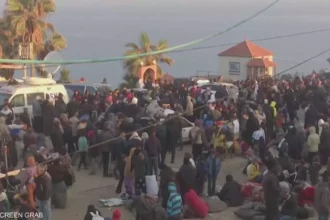 عودة فلسطينيين إلى غزة عبر رفح تعيد الأمل لأهالي خان يونس 7 rafah crossing gaza bus