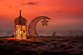 شهر رمضان فرصة روحية متجددة للتقرب والتغيير الإيجابي 4 ramadan lantern crescent moon