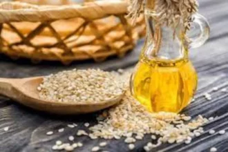 فوائد زيت السمسم للصحة والجمال ولماذا يُعد كنزًا غذائيًا 17 sesame oil health beauty