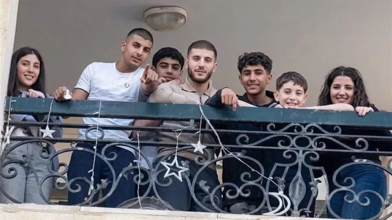 رشق المصلين بالمياه