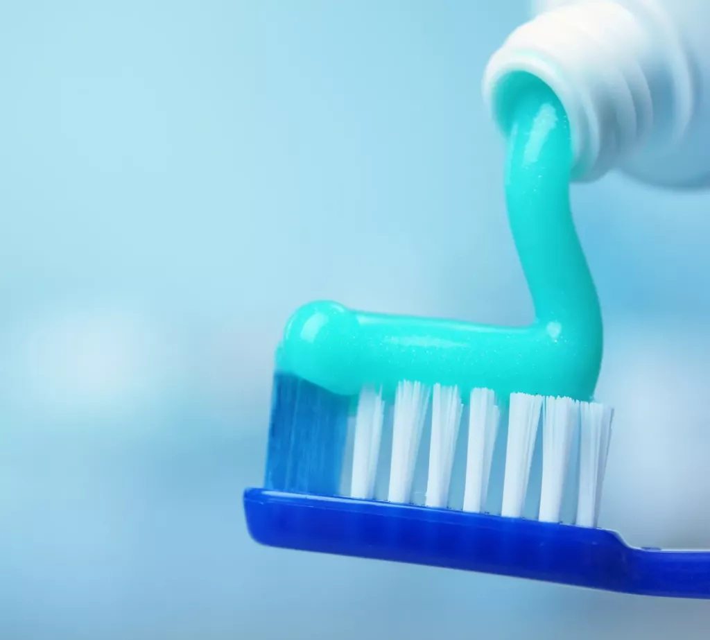 معجون الأسنان