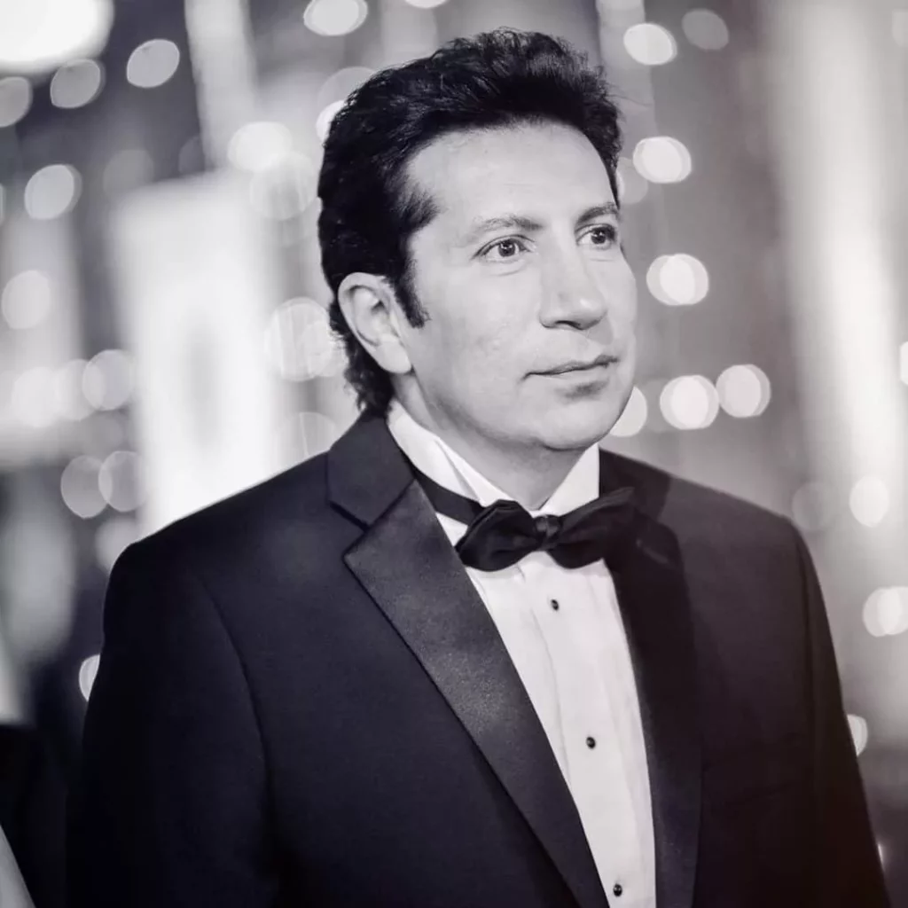 هاني رمزي يتحدث عن والدته