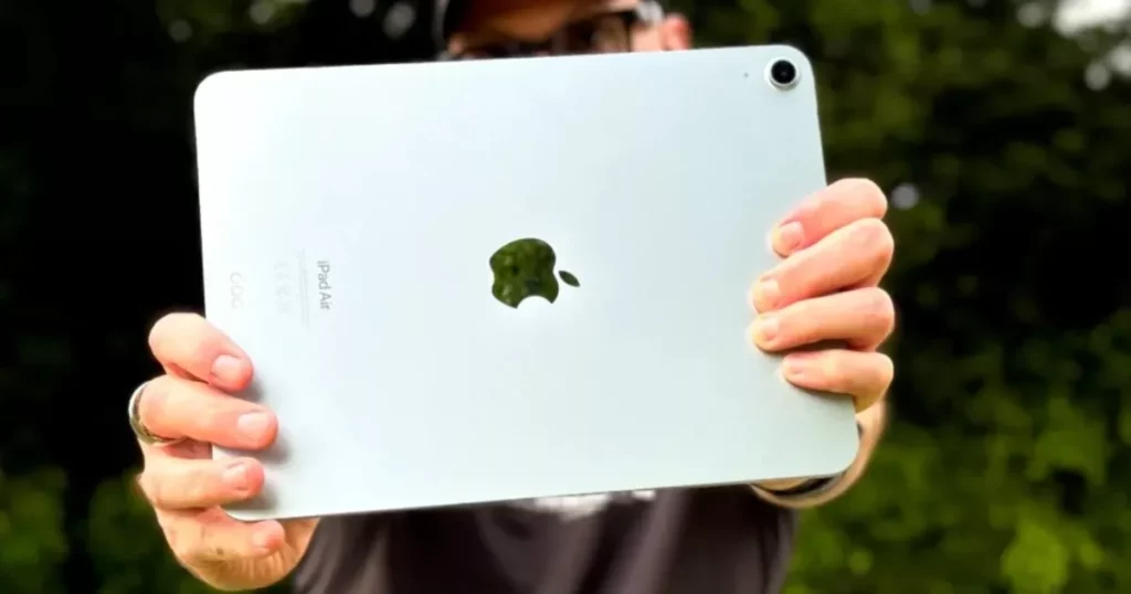 iPad Air M4 الجديد